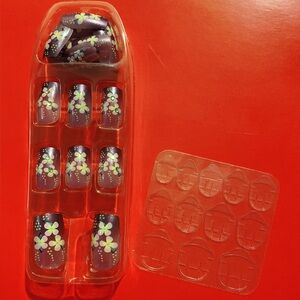 NWOT Women Press on nails